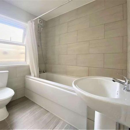 Victoria Road, London, N4 - Photo 4