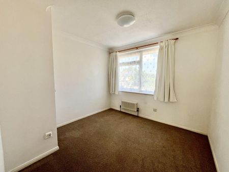 4 bedroom semi-detached house to rent - Photo 5