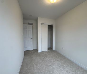 For Lease - 5 Lilac Lane, Thorold, Ontario - Photo 3