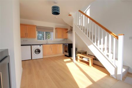 1 bedroom maisonette to rent - Photo 2