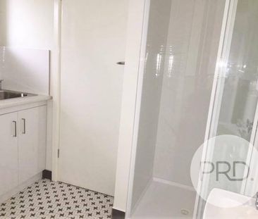 CENTRAL LIVING! - Photo 5