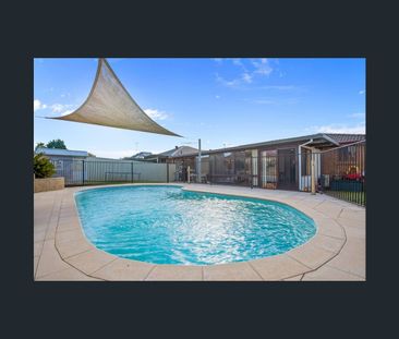 10 Randall Ave, Minto, NSW 2566 - Photo 2