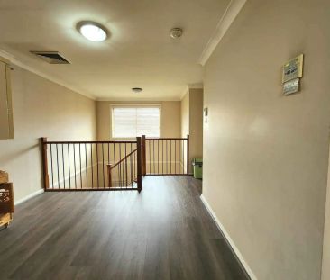 “Family-Friendly Modern Townhouse in the Heart of Blacktown!” - Photo 5