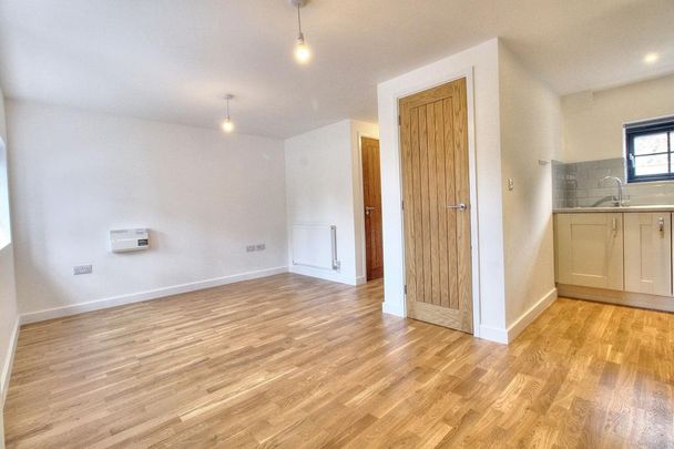 2 bedroom cottage to rent - Photo 1