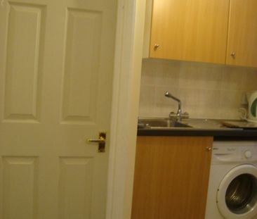 Studio Flat, Olinda Road, N16 - Photo 1