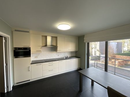 Ruim hoekappartement in het centrum van Kessel. - Photo 2