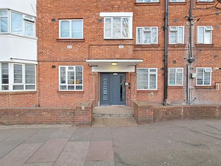 2 Bed Flat, East Vale, W3 - Photo 4