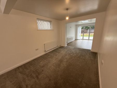 3 bedroom detached house to rent - Photo 4