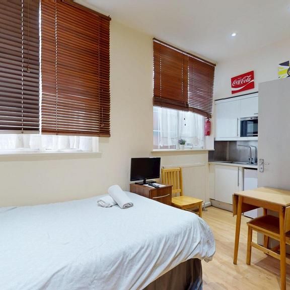 Studio to rent - Photo 1