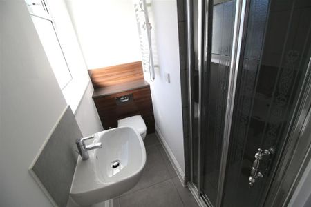 House share to rent - Photo 2