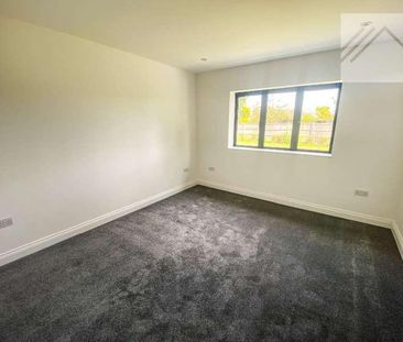 Friern Gardens, Wickford, SS12 - Photo 2