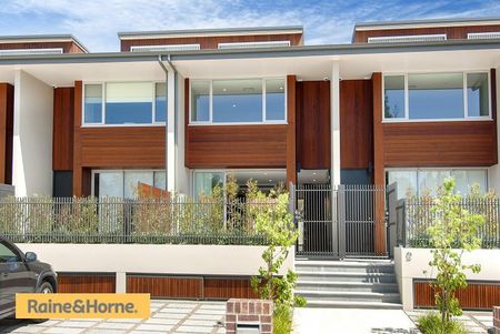 Modern Townhouse - Conveniently Located - Photo 5