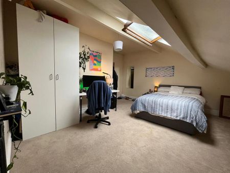 5 bedroom private hall to rent - Photo 2