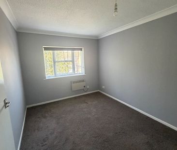 1 Bed Semi-Detached House, Berrow Close, LU2 - Photo 1