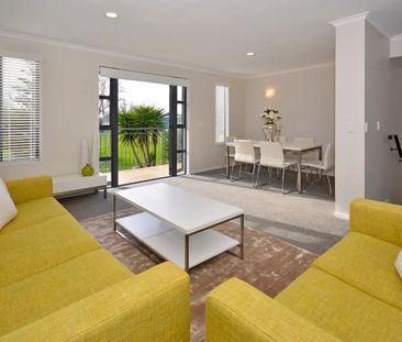 Executive townhouse in Shirley Road! - Photo 3