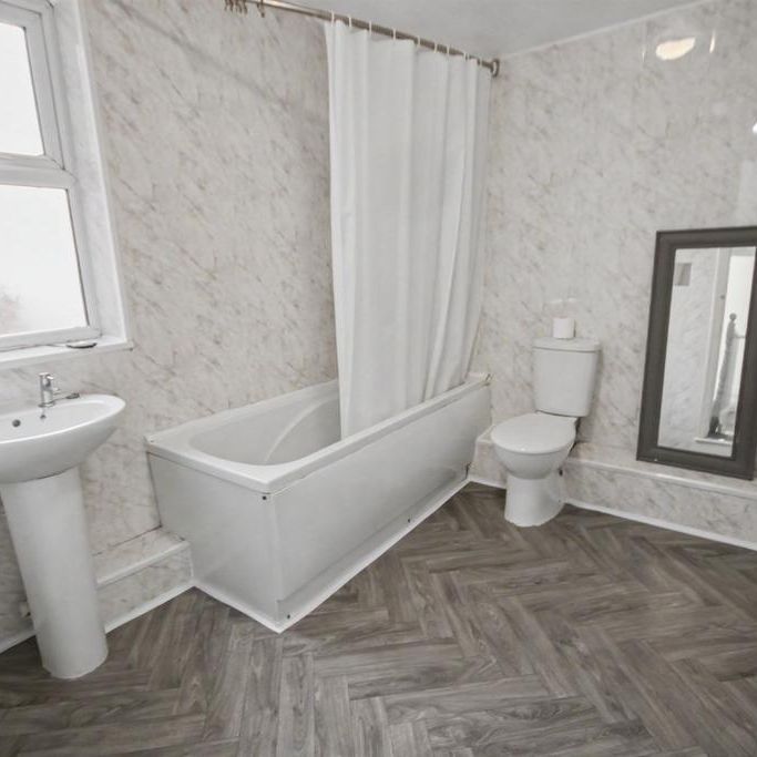 2 bedroom terraced house to rent - Photo 1