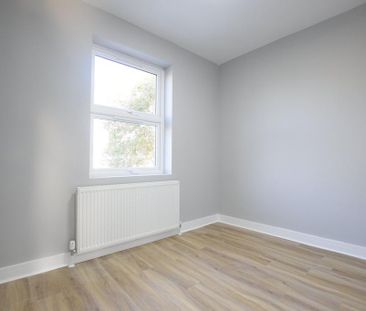 4 bedroom semi-detached house to rent - Photo 3