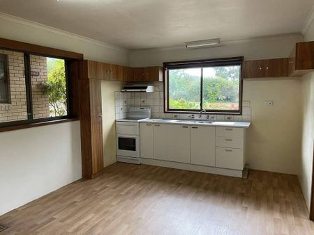 Three Bedroom Home - Photo 5