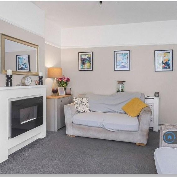 3 bedroom end of terrace house to rent - Photo 1