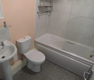 Wharf Street, Sowerby Bridge - Photo 4