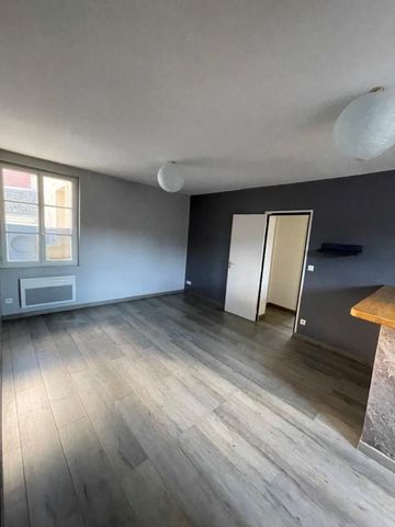 Location Appartement 4 pièces 75m² DESCARTES 37160 - Photo 3