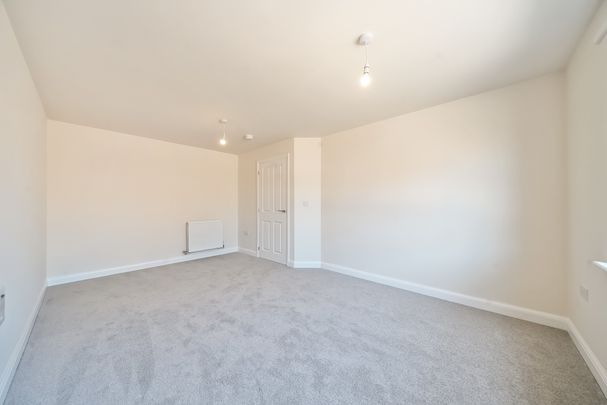 32 Sheerness Way, Peterborough, Hampton Beach - Photo 1