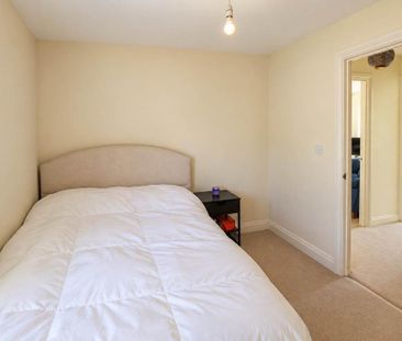 1 bedroom coach house to rent - Photo 5