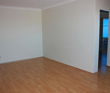 SPACIOUS 2 BEDROOM UNIT - Photo 3