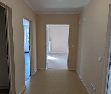 Großzügige 3 Zimmer Wohnung in zentraler Lage ab SOFORT!! - Foto 5