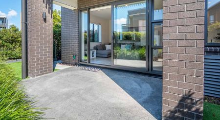 Modern Ground-Floor Apartment with Dual Access - Photo 3