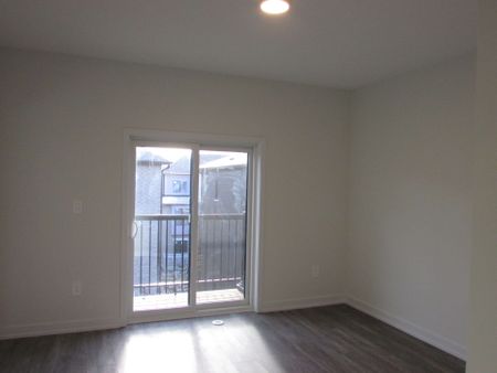 For Lease - 18 Mermot Lane, Richmond Hill, Ontario - Photo 3