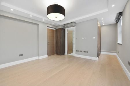 3 Bedroom Flat To Let - Photo 2
