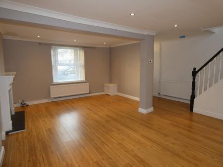 3 bedroom terraced house to rent - Photo 2