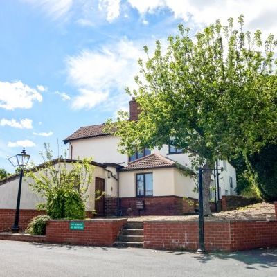 3 Bedrooms Flat 6 Headingley House - Photo 1