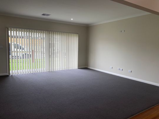 Large Family Home - Photo 1