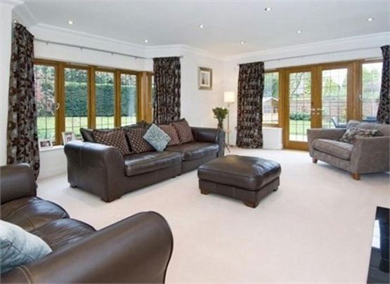 5 bedroom detached house to rent - Photo 1
