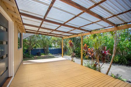 freshly renovated three-bedroom home - Photo 2