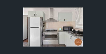 Big fully fenced yard - Photo 4