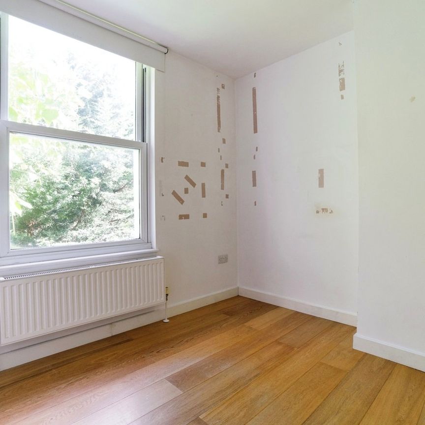 2 Bed Flat, Navarino Rd, E8 - Photo 1