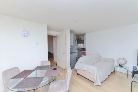 Orion Point, 7 Crews Street, London, E14 flat to rent - Photo 5