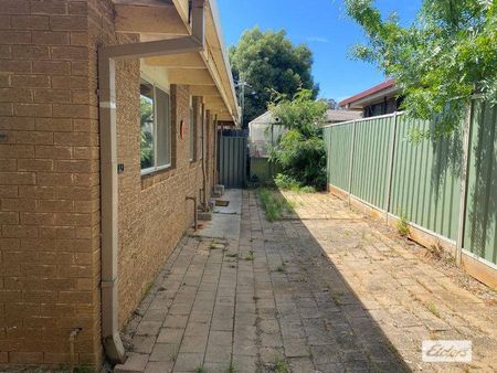 Convenient Living in a Popular Kennington Setting - Photo 5