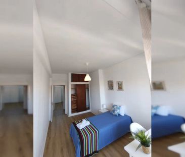 Room in a shared 3-bedroom apartment for rent in Lisbon. - Photo 5
