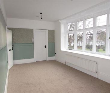 3 bedroom flat to rent - Photo 5