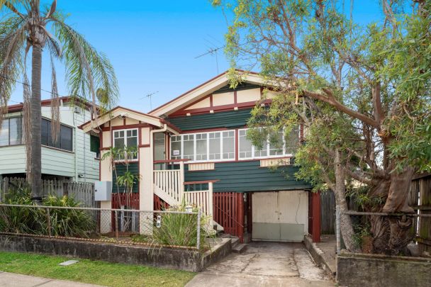 Charming Character Home in the Heart of Woolloongabba - Photo 1