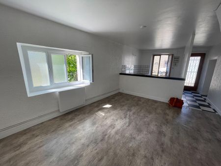Location Maison 4 pièces 77m² MONTCRESSON 45700 - Photo 2