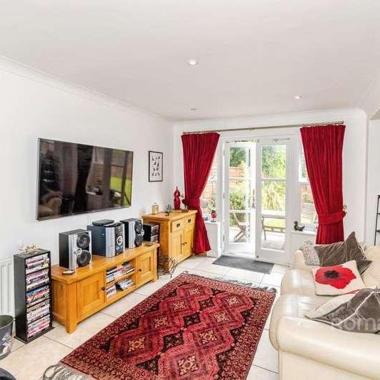 Sarum Close, Winchester, Hampshire, SO22 - Photo 1