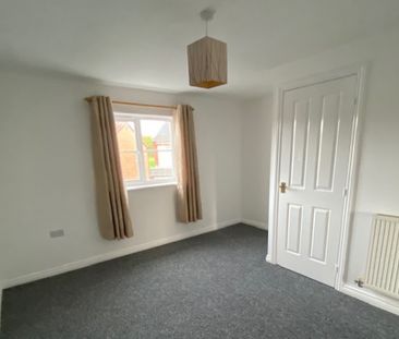 Tudor Close, Newark, Nottinghamshire, NG24 - Photo 3