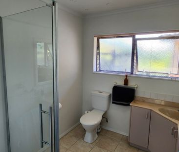 8 Frank Frethey Place, Highlands Park, New Plymouth - Photo 6