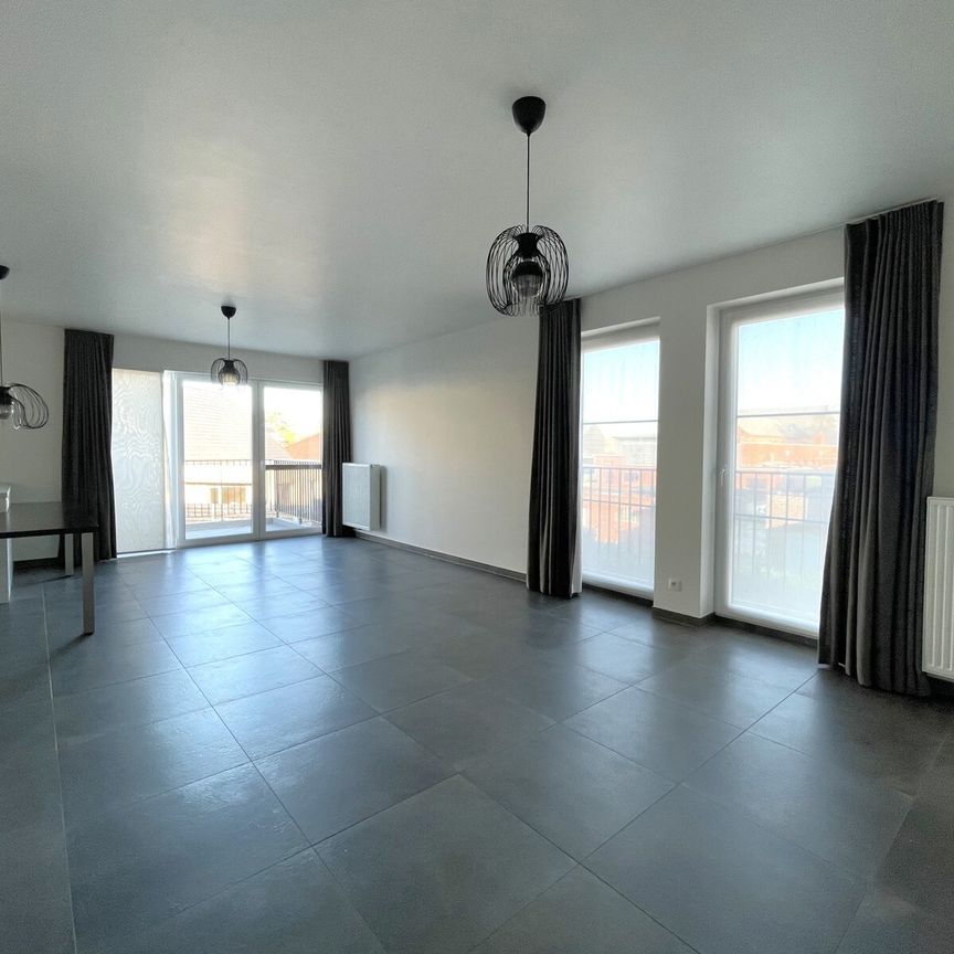 RECENT 2 SLAAPKAMER-APPARTEMENT MET TERRAS EN AUTOSTAANPLAATS - Foto 1