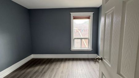 For Lease - 4 Fife Street, Hamilton, Ontario - Photo 4